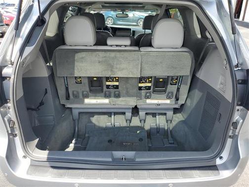 2016 Toyota Sienna XLE Premium