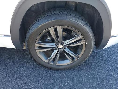 2022 Volkswagen Atlas Cross Sport 3.6L V6 SEL R-Line