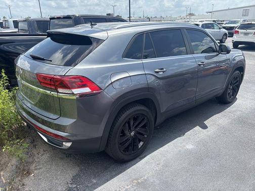 Platinum Gray Metallic 2023 Volkswagen Atlas Cross Sport 3.6L V6 SE w/Technology