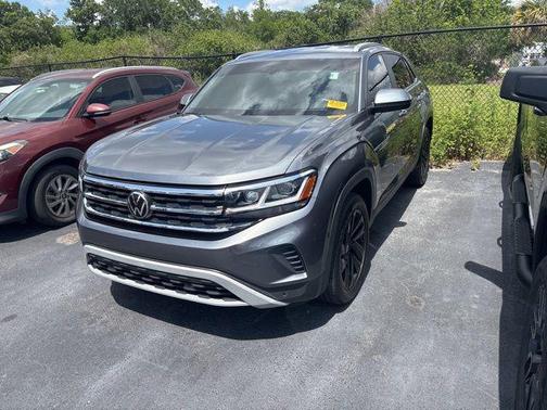 Platinum Gray Metallic 2023 Volkswagen Atlas Cross Sport 3.6L V6 SE w/Technology