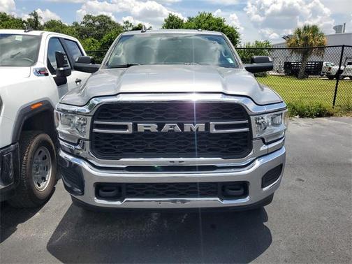 2019 RAM 2500 Tradesman Crew Cab 4x4 6'4' Box