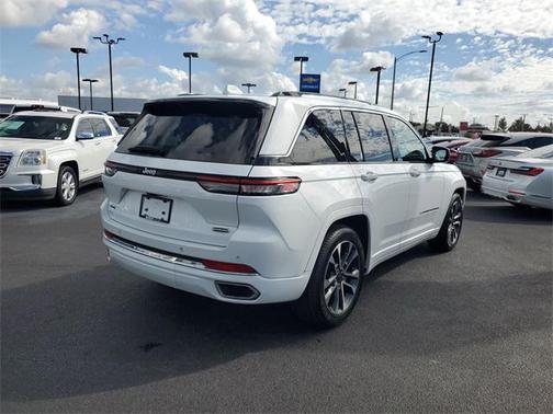 2022 Jeep Grand Cherokee Overland