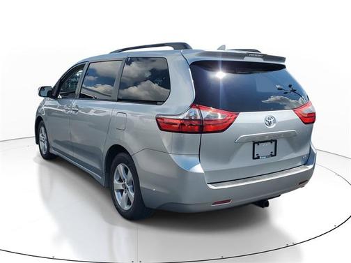 2020 Toyota Sienna LE