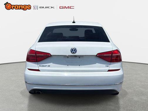 Pure White 2016 Volkswagen Passat 1.8T SE w/Technology