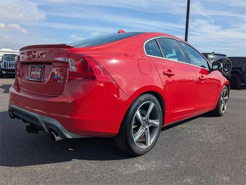 2015 Volvo S60 T6 R-Design Platinum