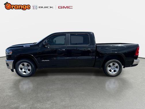 Diamond Black Crystal Pearlcoat 2025 RAM 1500 Big Horn/Lone Star
