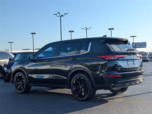 2023 Mitsubishi Outlander SE Black Edition 2WD