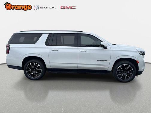 Iridescent Pearl Tricoat 2023 Chevrolet Suburban RST