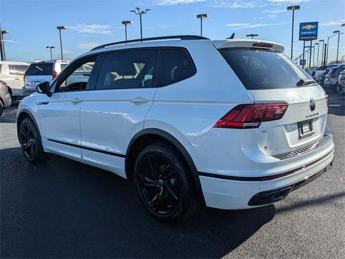2024 Volkswagen Tiguan 2.0T SE R-Line Black