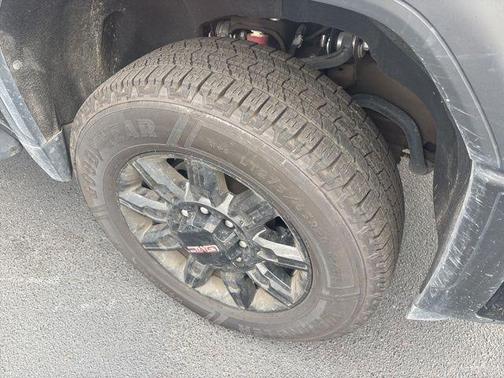 Onyx Black 2024 GMC Sierra 2500 AT4