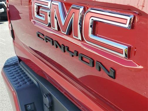 2025 GMC Canyon Base