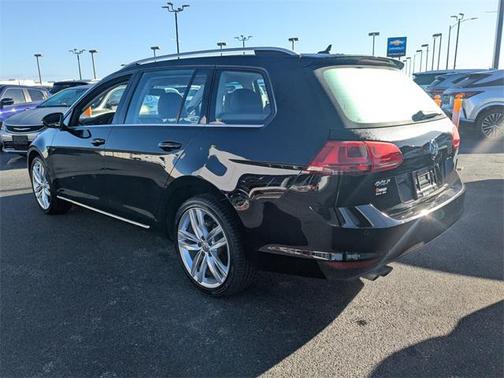 2015 Volkswagen Golf SportWagen TDI SEL 4-Door