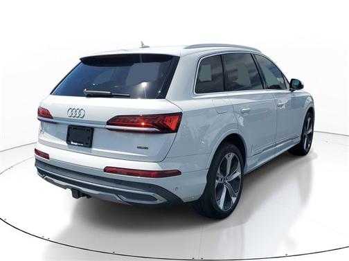 2021 Audi Q7 55 Premium Plus