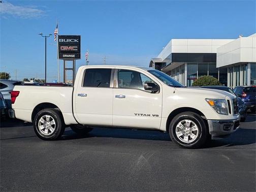 2019 Nissan Titan SV