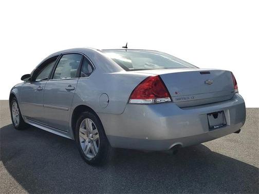 Photo 4 of 25 of 2015 Chevrolet Impala Limited LT