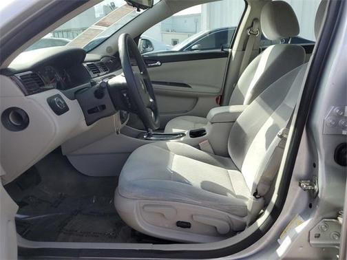 Photo 5 of 25 of 2015 Chevrolet Impala Limited LT