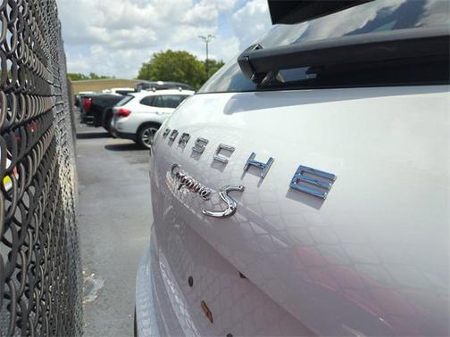 2016 Porsche Cayenne Base