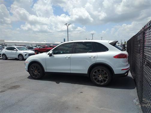 2016 Porsche Cayenne Base