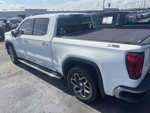 Summit White 2023 GMC Sierra 1500 SLT