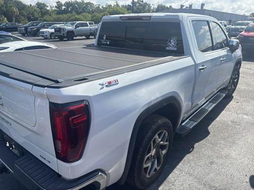 Summit White 2023 GMC Sierra 1500 SLT