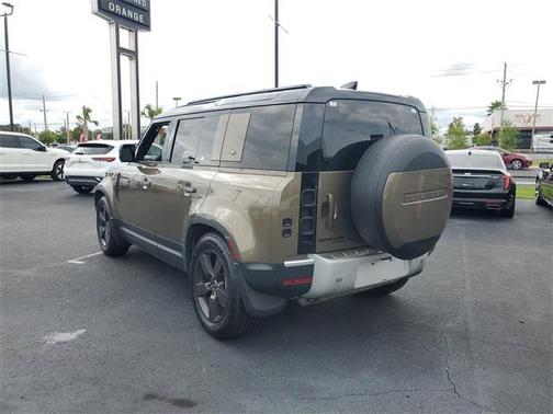 2020 Land Rover Defender 110 SE