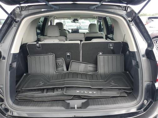 2023 Honda Pilot 2WD LX