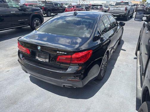 Black Sapphire Metallic 2018 BMW 530e iPerformance