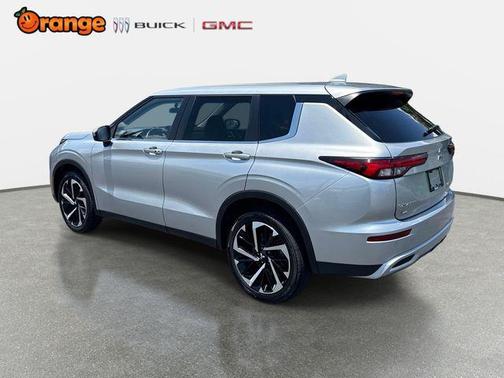 Gray 2024 Mitsubishi Outlander SE