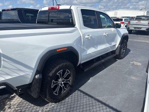 Summit White 2024 GMC Canyon AT4