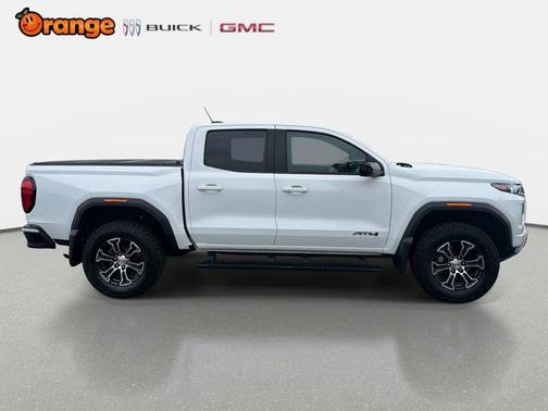 Summit White 2024 GMC Canyon AT4