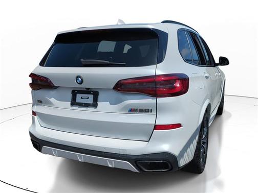 2022 BMW X5 M50i