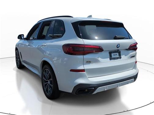 2022 BMW X5 M50i