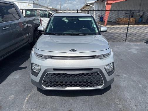 Sparkling Silver 2020 Kia Soul LX
