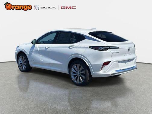 White Frost Tricoat 2026 Buick Envista Avenir FWD