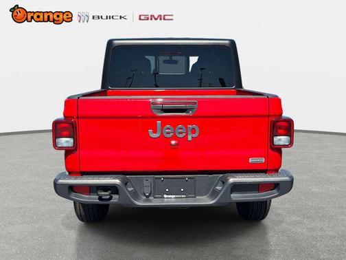 Firecracker Red Clearcoat 2023 Jeep Gladiator Overland