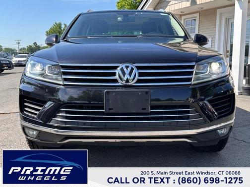 Deep Black Pearl 2015 Volkswagen Touareg V6 Lux