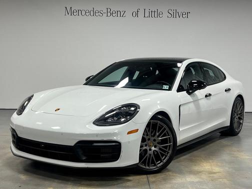 2022 Porsche Panamera 4 Platinum Edition