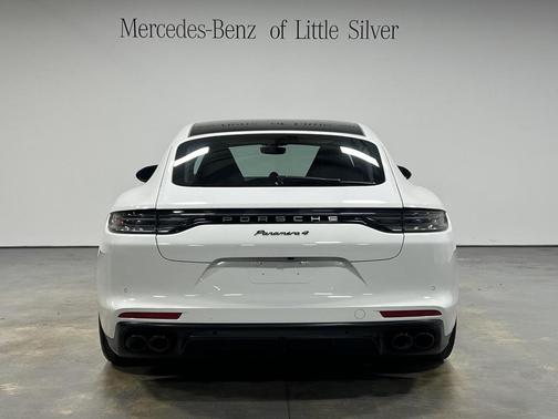 2022 Porsche Panamera 4 Platinum Edition