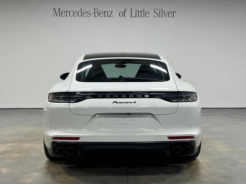 2022 Porsche Panamera 4 Platinum Edition