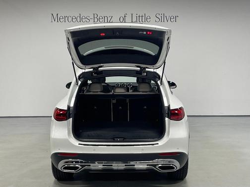 Polar White 2026 Mercedes-Benz GLC 300 4MATIC