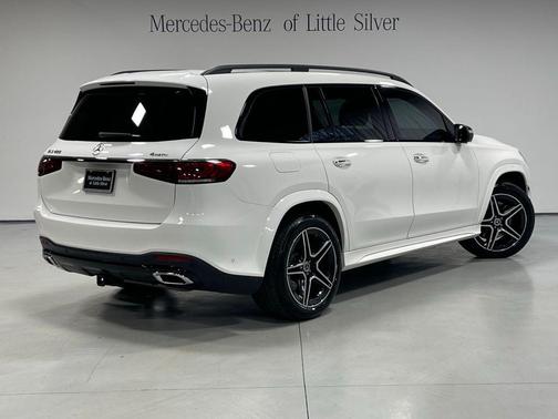 White 2023 Mercedes-Benz GLS 450 4MATIC