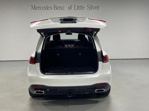 White 2023 Mercedes-Benz GLS 450 4MATIC