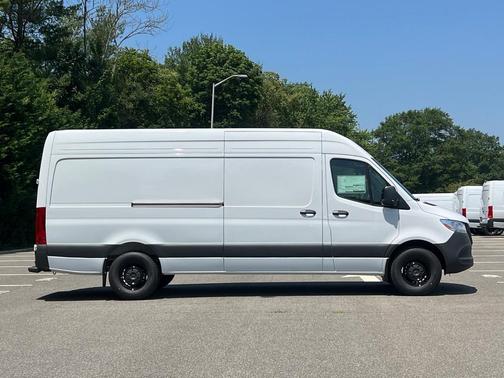 2025 Mercedes-Benz Sprinter 2500 High Roof