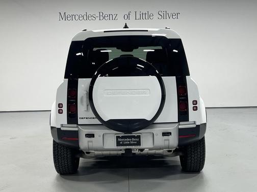 2025 Land Rover Defender 110 P300