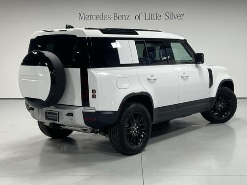 2025 Land Rover Defender 110 P300