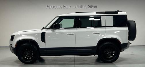 2025 Land Rover Defender 110 P300