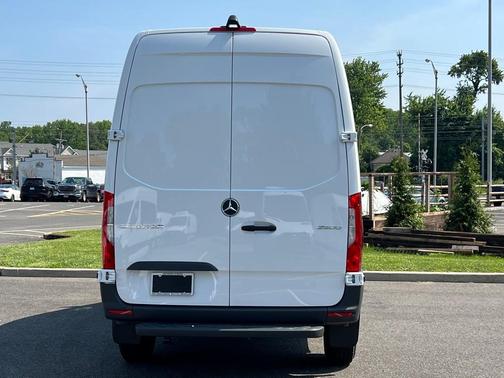 2025 Mercedes-Benz Sprinter 2500 Standard Roof