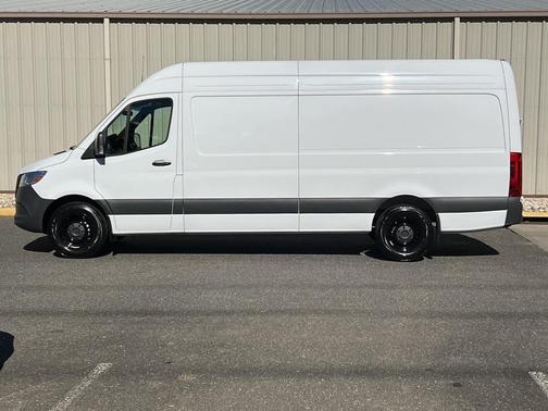 2025 Mercedes-Benz Sprinter 2500 High Roof