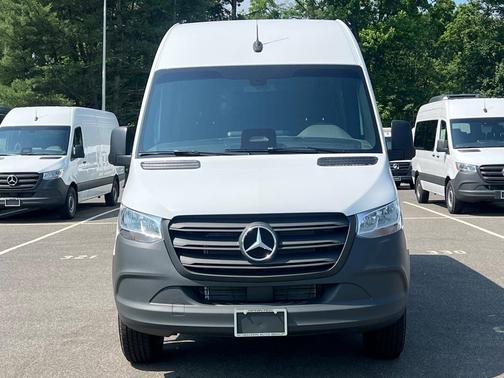 2025 Mercedes-Benz Sprinter 2500 Standard Roof