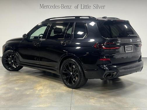 2024 BMW X7 M60i